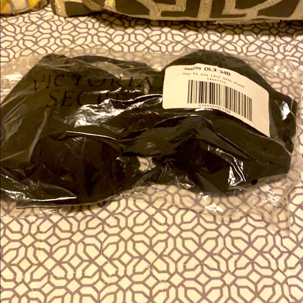 Victoria Secret light push up perfect shape bra